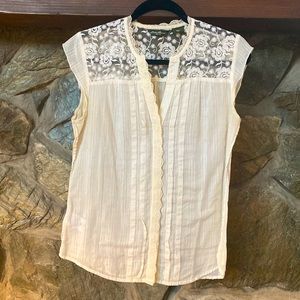 Beautiful lace and cotton blouse from Eddie Bauer - size Small